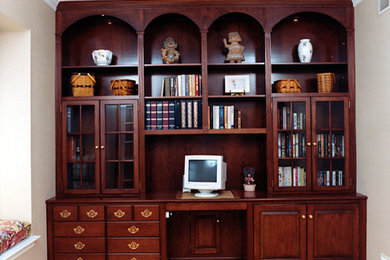 フィラデルフィアにあるトラディショナルスタイルのおしゃれなホームオフィス・書斎の写真