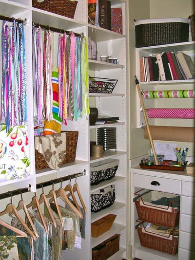 Eclectic Home Office Closet Offices / Becky Harris