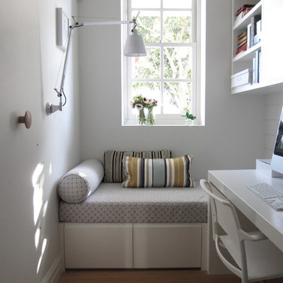 Home office - contemporary home office idea in Sydney with gray walls