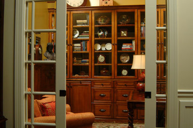 タンパにあるトラディショナルスタイルのおしゃれなホームオフィス・書斎の写真