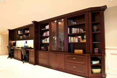 Home office - traditional home office idea in Toronto