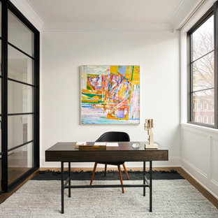 Home office - contemporary home office idea in Chicago
