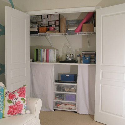 Eclectic craft room photo in Philadelphia