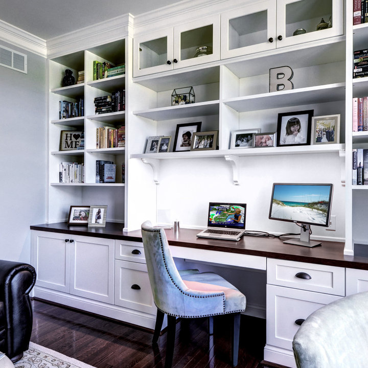 75 Mid-Sized Medium Tone Wood Floor Home Office Ideas You'll Love ...