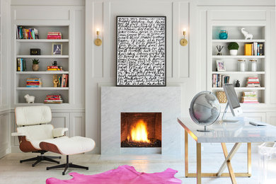 トロントにある高級な広いトランジショナルスタイルのおしゃれな書斎 (白い壁、標準型暖炉、自立型机、淡色無垢フローリング、石材の暖炉まわり) の写真