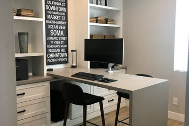 Example of a minimalist home office design in Phoenix