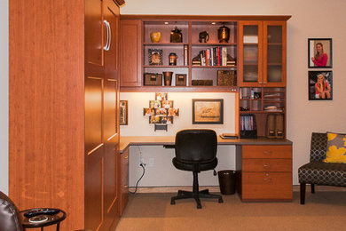 ミネアポリスにあるおしゃれなホームオフィス・書斎の写真