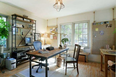 Inspiration for a transitional home office remodel in Los Angeles