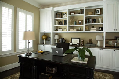 Elegant home office photo in Houston