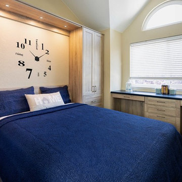 Home Office with Wall Bed in Oak Wild Synchronized Textured TFL