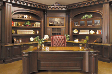 Inspiration for a timeless home office remodel in Las Vegas