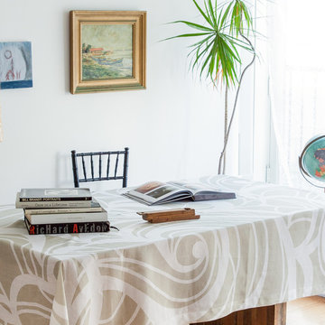 Huddleson - Artistic Contemporary Table Linens
