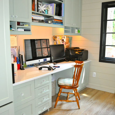Inspiration for a timeless built-in desk home office remodel in New York