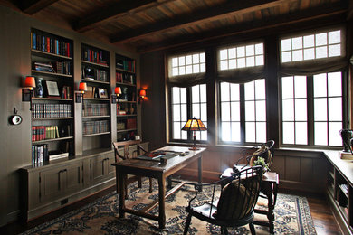 アトランタにあるトラディショナルスタイルのおしゃれなホームオフィス・書斎の写真