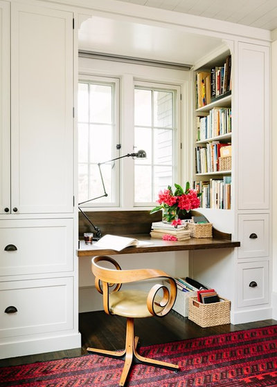Transitional Home Office by Jessica Helgerson Interior Design