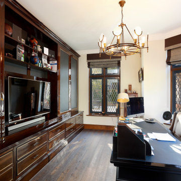 Lindenwood Manor -Luxury Home Office - Modern Manor House