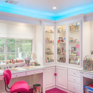Inspiration pour un bureau traditionnel.
