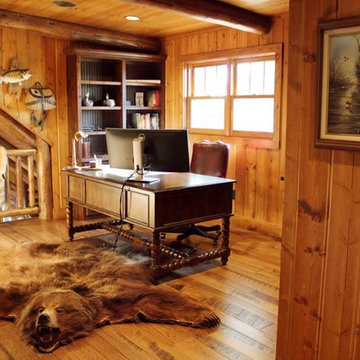 Log Lodge Lake Home Loft Office