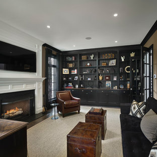 Aménagement d'un bureau classique de taille moyenne avec un mur beige, moquette, une cheminée standard, un manteau de cheminée en pierre et un bureau indépendant.