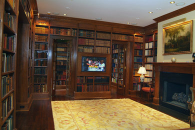Home office - traditional home office idea in Nashville