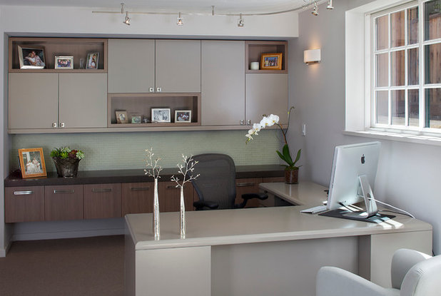 Modern Home Office by Ruth Livingston Studio