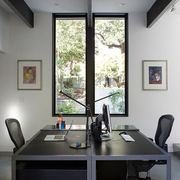 Modern Atrium House