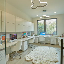 https://www.houzz.com/hznb/photos/modern-custom-home-office-contemporary-home-office-seattle-phvw-vp~127543120