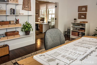 Home office - contemporary home office idea in Charleston