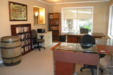 Home office - contemporary home office idea in Miami