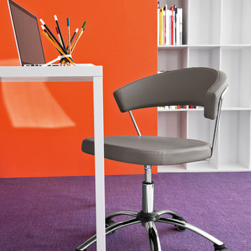 New York Swivel Chair - Chromed Frame + Skuba Taupe Seat