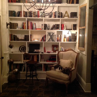 Immagine di uno studio chic con pavimento in ardesia