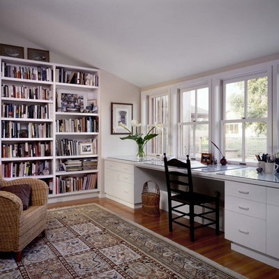 Example of a trendy built-in desk home office design in San Francisco