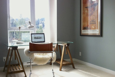 Design ideas for a modern home office in Vancouver.