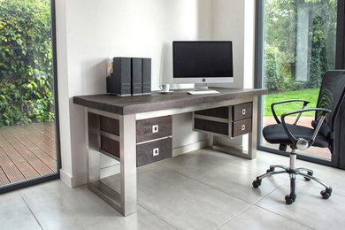 Inspiration for a modern home office remodel in London