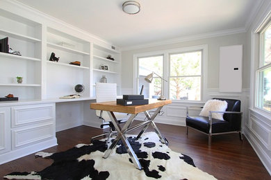 Inspiration for a transitional home office remodel in New York