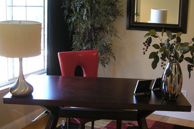 サンフランシスコにある低価格のコンテンポラリースタイルのおしゃれなホームオフィス・書斎の写真