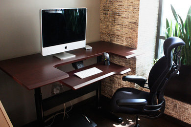 Cette photo montre un bureau moderne.
