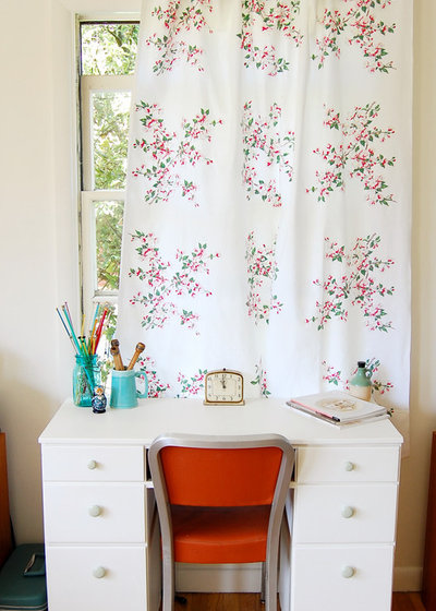 Shabby-chic Style Home Office by Lola Nova