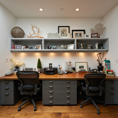 Inspiration for a contemporary built-in desk home office remodel in Los Angeles