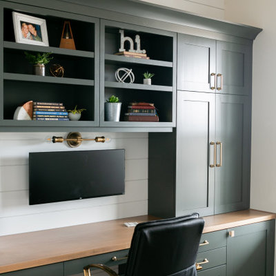 Example of a country home office design in Denver