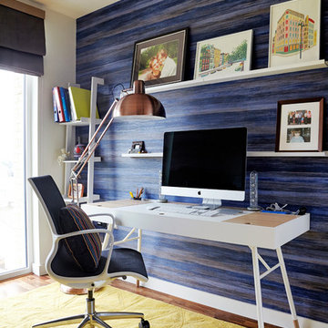 Waterside Apartment - Home Office