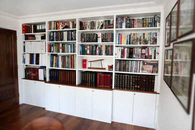 Photo of a contemporary home office in London.