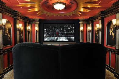 ヒューストンにある高級な中くらいなトラディショナルスタイルのおしゃれなシアタールーム (赤い壁、カーペット敷き、壁掛け型テレビ) の写真
