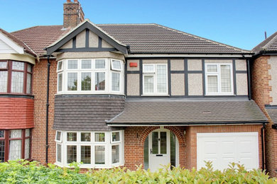 Minimalist exterior home photo in Kent