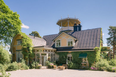 Example of a classic exterior home design in Stockholm