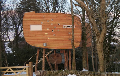 Houzz Tour: An Off-grid Treetop Hideaway for Two in Scotland