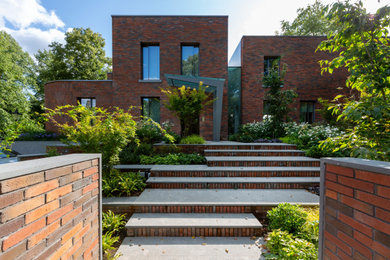 Design ideas for a contemporary house exterior in London.