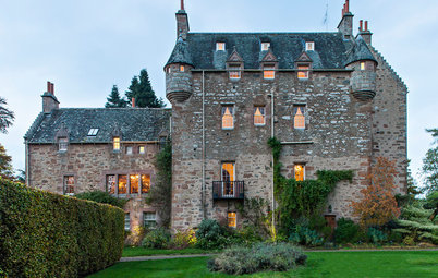 Houzz Tour:  New Warmth for a 17th-Century Scottish Castle