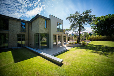 This is an example of a contemporary house exterior in Dublin.
