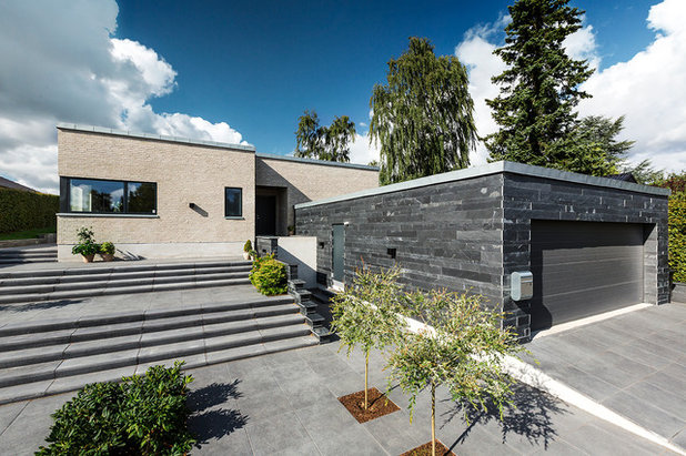 Moderne Hus & facade by Skanlux byggefirma A/S